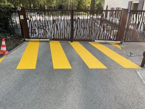 Signalisations routières et piétonnes. , Trets, Ferreol Peinture
