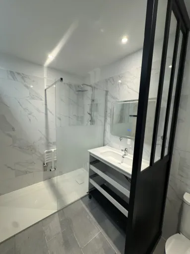 Rénovation d'une salle de bains et W.C à Lorgues, Trets, Ferreol Peinture