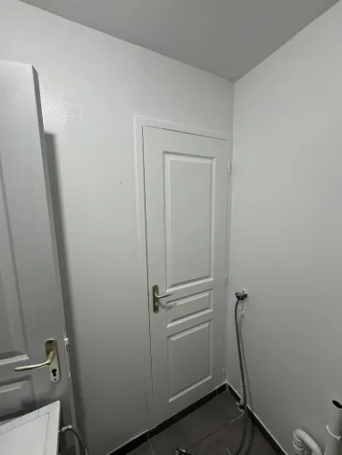 Création d'un accès à un chauffe-eau sur TRETS, Trets, Ferreol Peinture