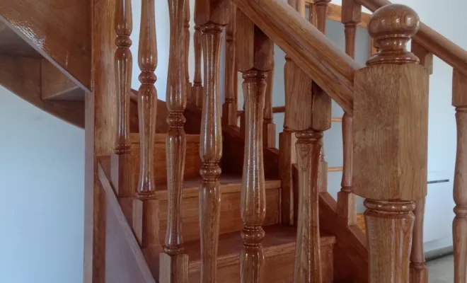 Vitrification d'une rampe d'escalier en bois, Trets, Ferreol Peinture
