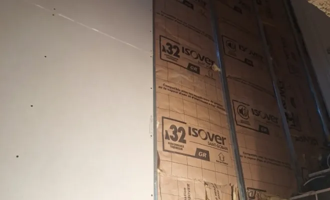 Création de cloisons et contre-cloisons pour un sanitaire et une cage d'escalier, Trets, Ferreol Peinture