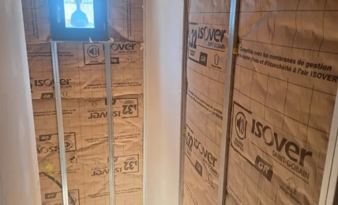 Création de cloisons et contre-cloisons pour un sanitaire et une cage d'escalier, Trets, Ferreol Peinture