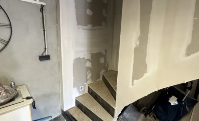Création de cloisons et contre-cloisons pour un sanitaire et une cage d'escalier, Trets, Ferreol Peinture