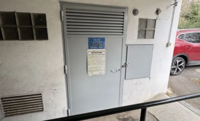Porte EDF : peinture en finition gris satiné