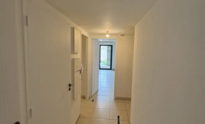 Rénovation en peinture d'un appartement à Rousset, Trets, Ferreol Peinture