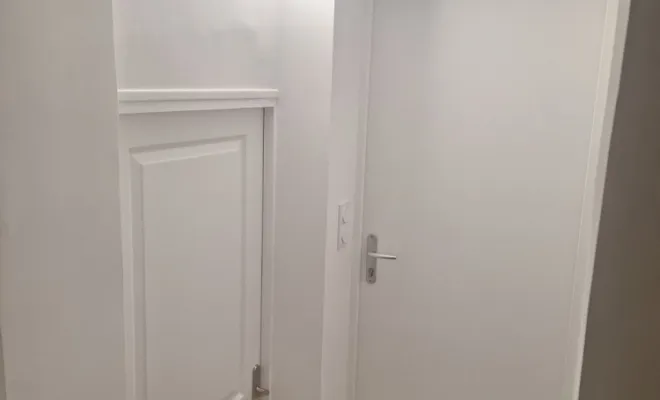 Rénovation d'une entrée d'immeuble et d'un appartement suite à un incendie, à Draguignan, Trets, Ferreol Peinture