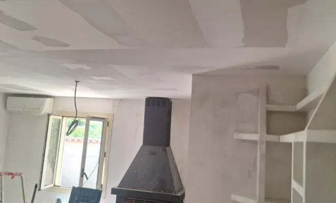 Rénovation en totalité d'une villa à La Londe-les-Maures, suite à un incendie, Trets, Ferreol Peinture