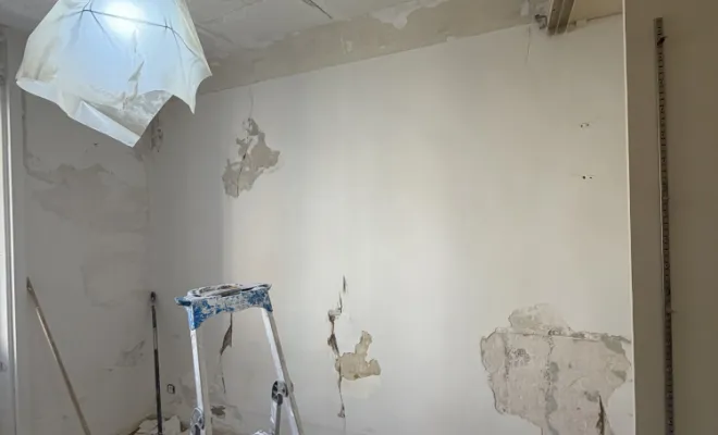 Traitement de fissures et rénovation en peinture d'une chambre à Fuveau, Trets, Ferreol Peinture