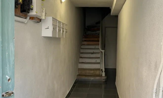 Rénovation de parties communes dans un immeuble à la Seyne-sur-Mer, Trets, Ferréol Peinture